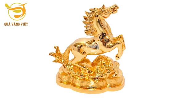 HÌNH TƯỢNG NGỰA TRONG VĂN HÓA TRUYỀN THUYẾT