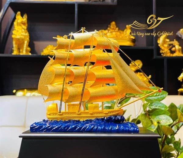 Gợi ý 10+ Mẫu mô hình thuyền buồm mạ vàng phong thủy lựa chọn làm quà tặng