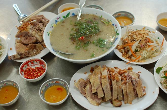 Thịt vịt là món ăn truyền thống trong mâm cỗ ngày tết nam ngoại - Tết Đoan Ngọ trong văn hóa người Việt có gì đặc biệt?