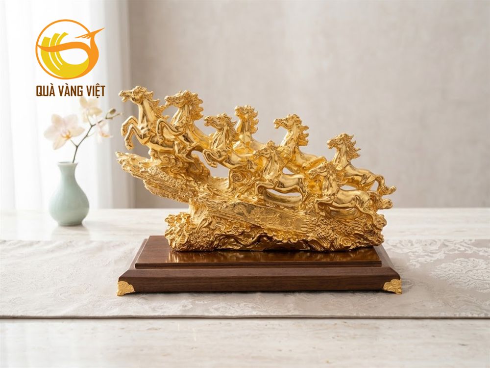 Tượng mã đáo thành công mạ vàng 