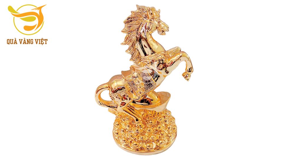 tượng ngựa mạ vàng 